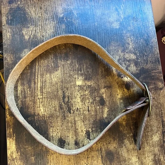 Women’s Abercrombie & Fitch Brown Leather Belt with Gold Buckle and Rhinestones - Picture 5 of 8